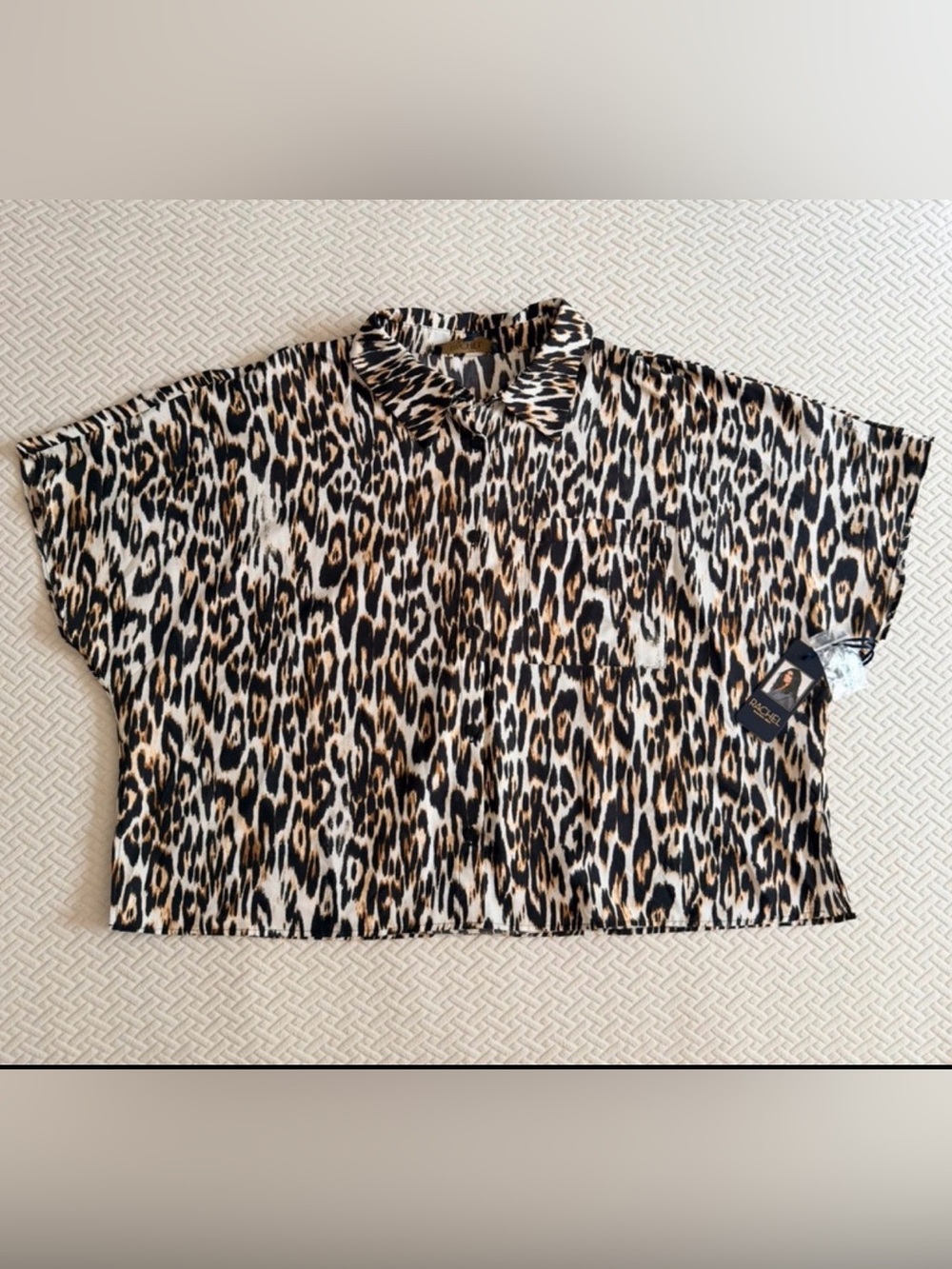 Rachel Rachel Roy Leopard Print Shirt Women's Size M Crop Short Sleeve